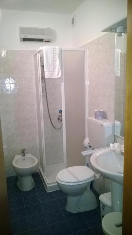 Bb Dante Bed & Breakfast Messina Bagian luar foto