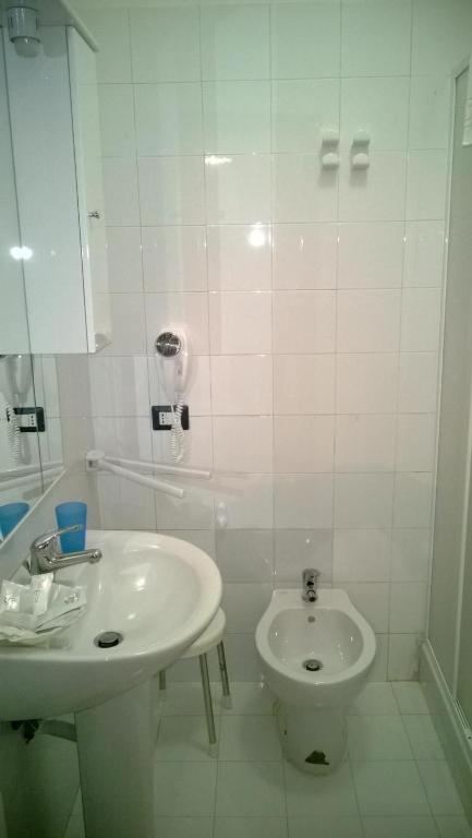 Bb Dante Bed & Breakfast Messina Bagian luar foto