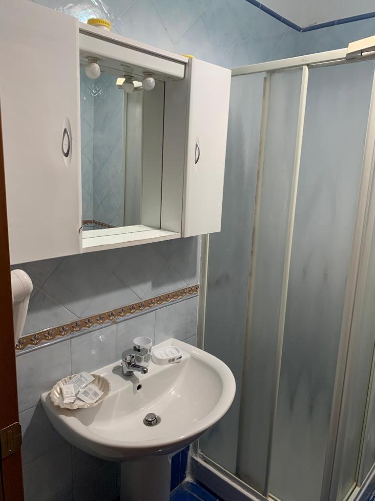 Bb Dante Bed & Breakfast Messina Bagian luar foto