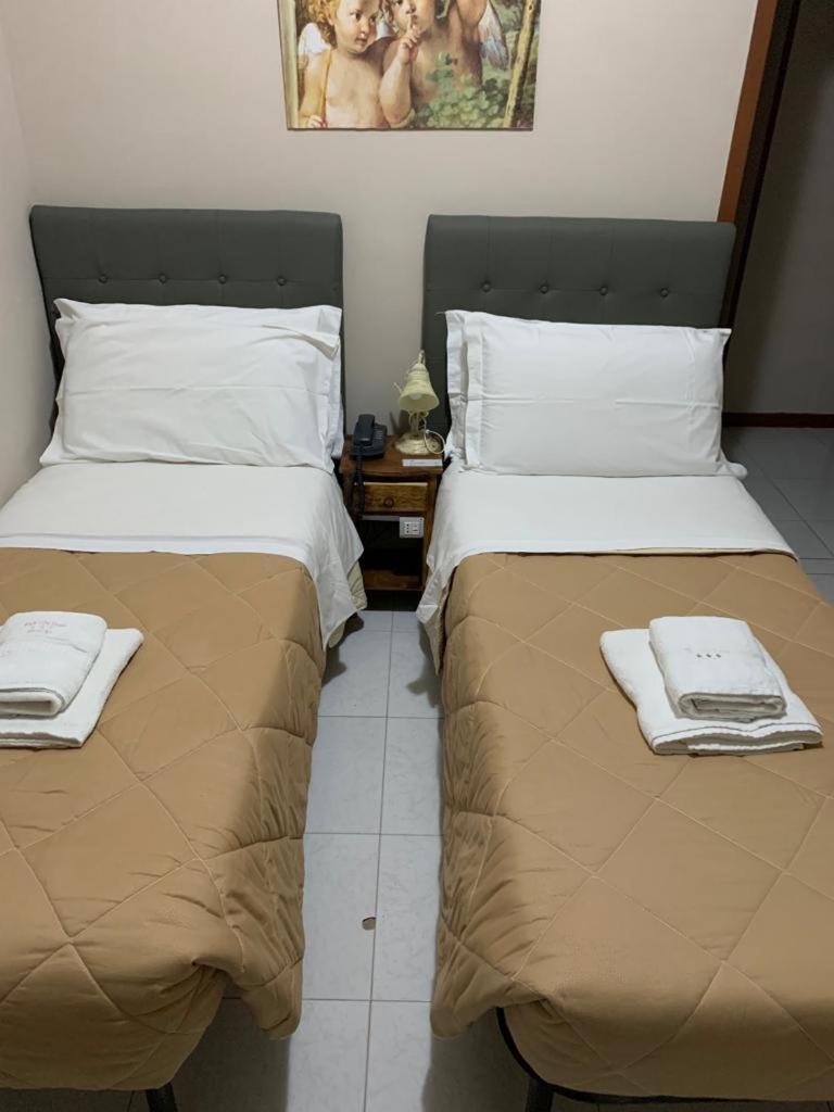 Bb Dante Bed & Breakfast Messina Bagian luar foto